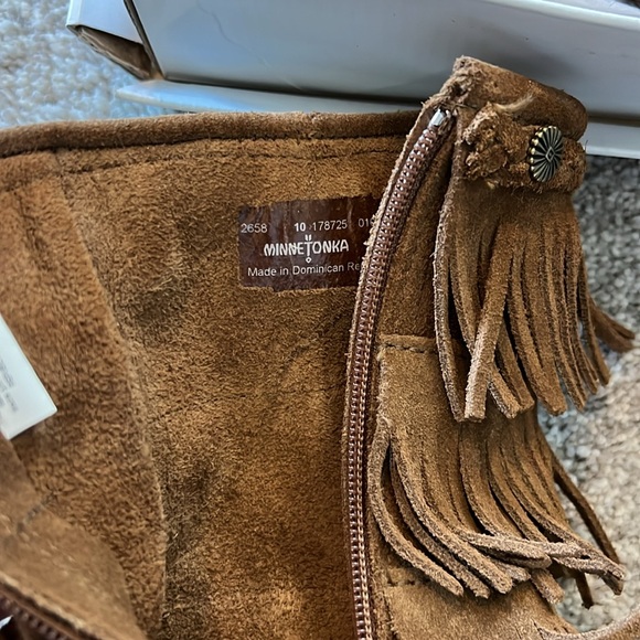 Minnetonka 3 layer fringe boot - Picture 4 of 7